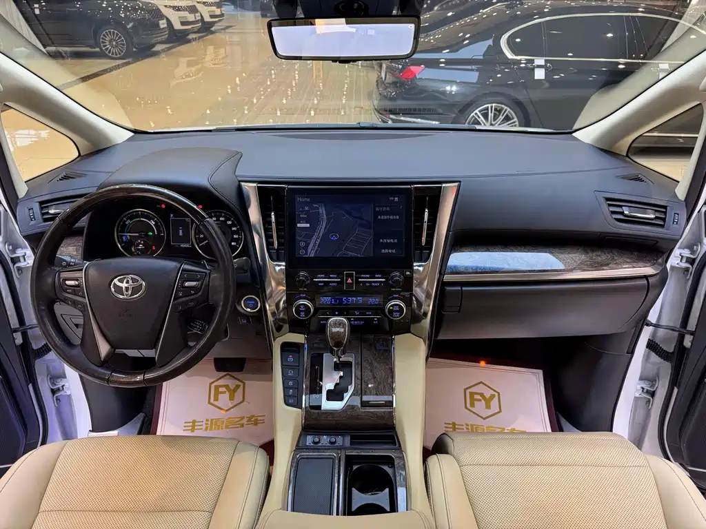 Toyota Vellfire — миниатюра 13