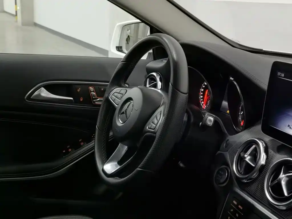 Mercedes-Benz GLA — миниатюра 22