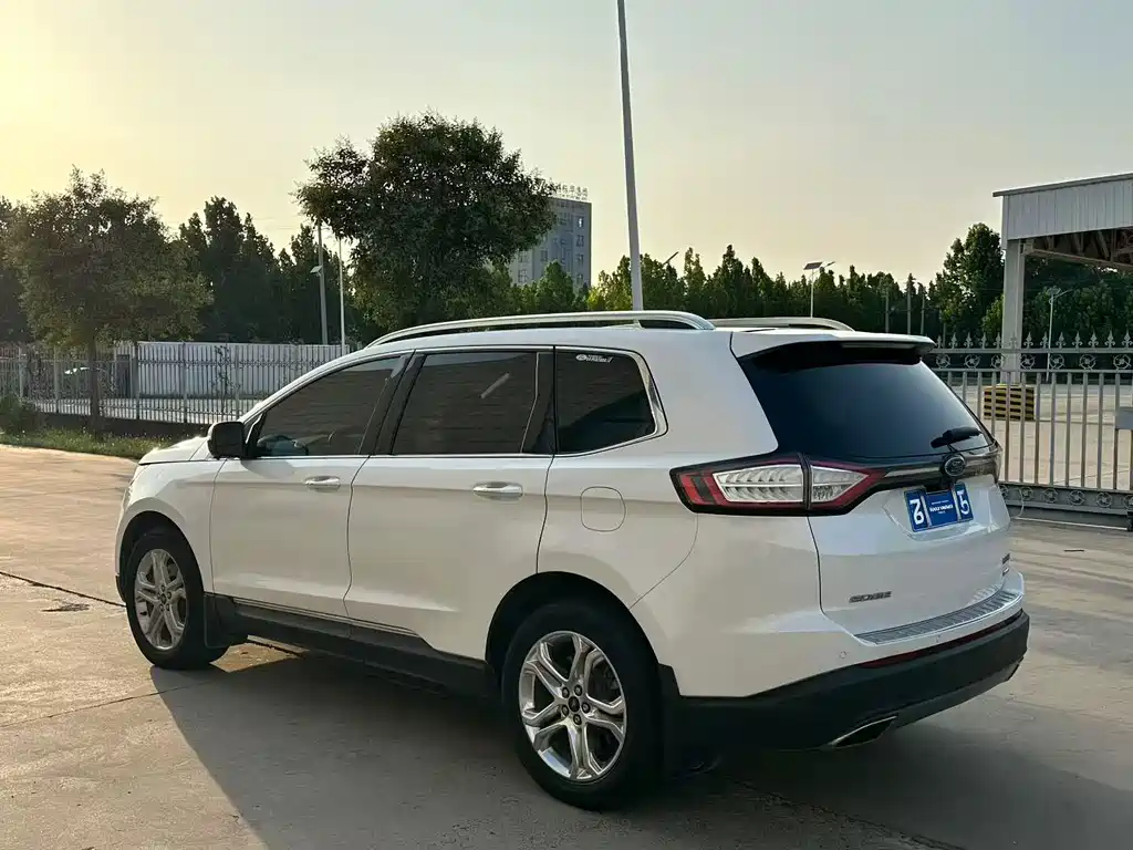 Ford Edge — миниатюра 4
