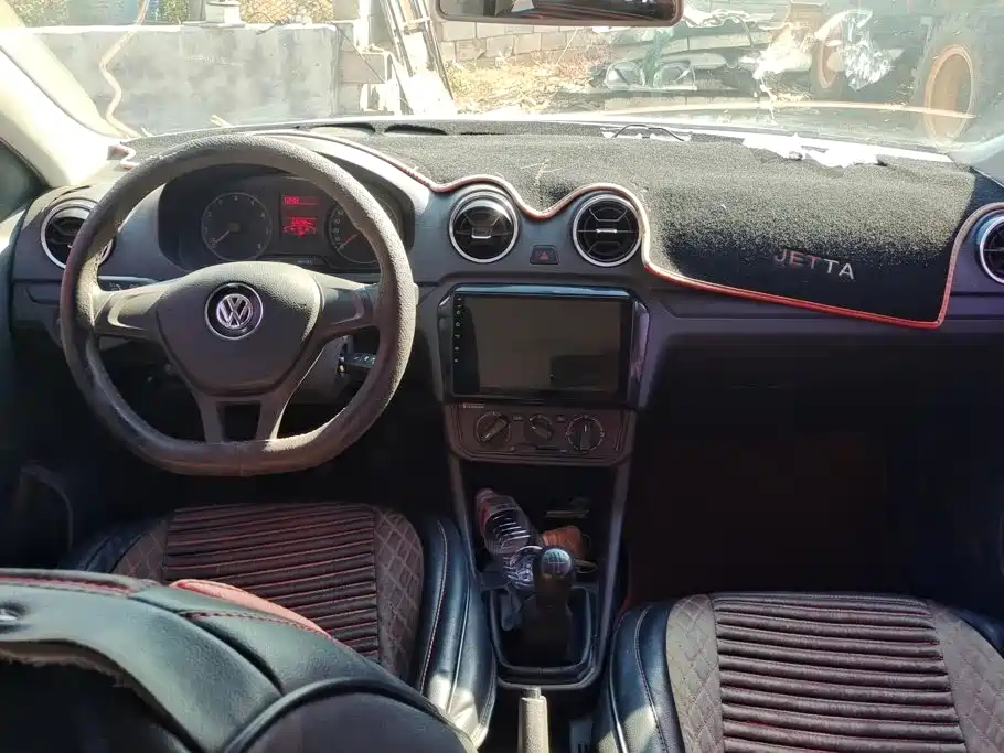 Volkswagen Jetta — миниатюра 12