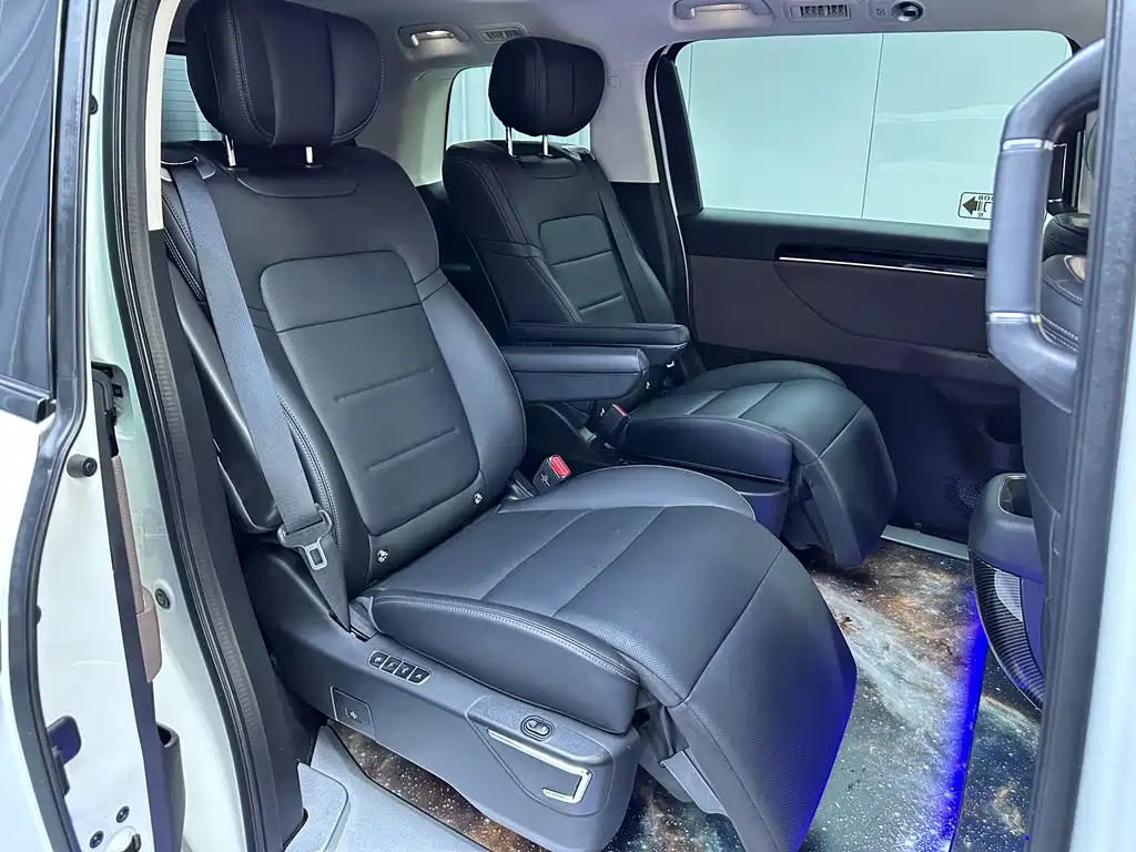 GAC Motor Trumpchi E8 PHEV — миниатюра 18