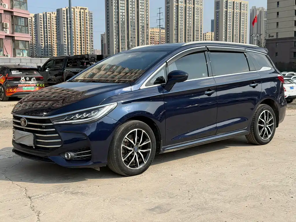BYD MAX — миниатюра 2
