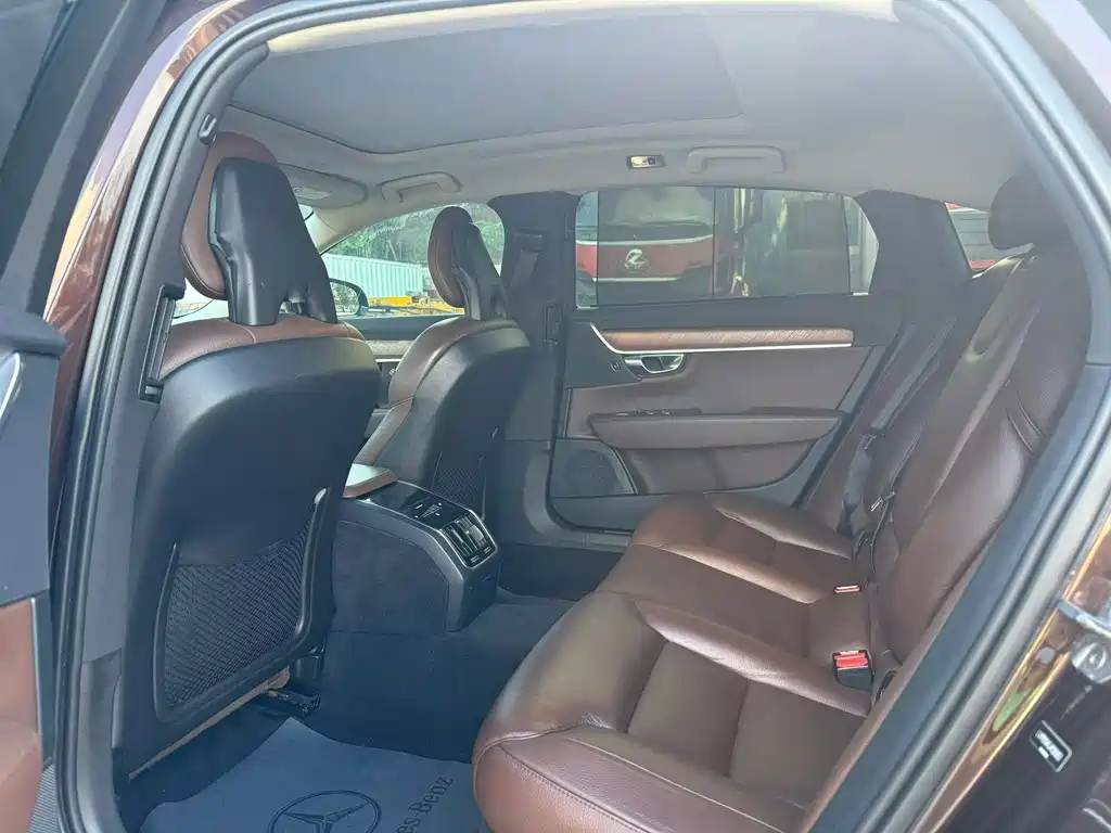 Volvo S90 — миниатюра 7