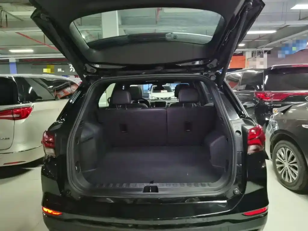 Chevrolet Equinox — миниатюра 19