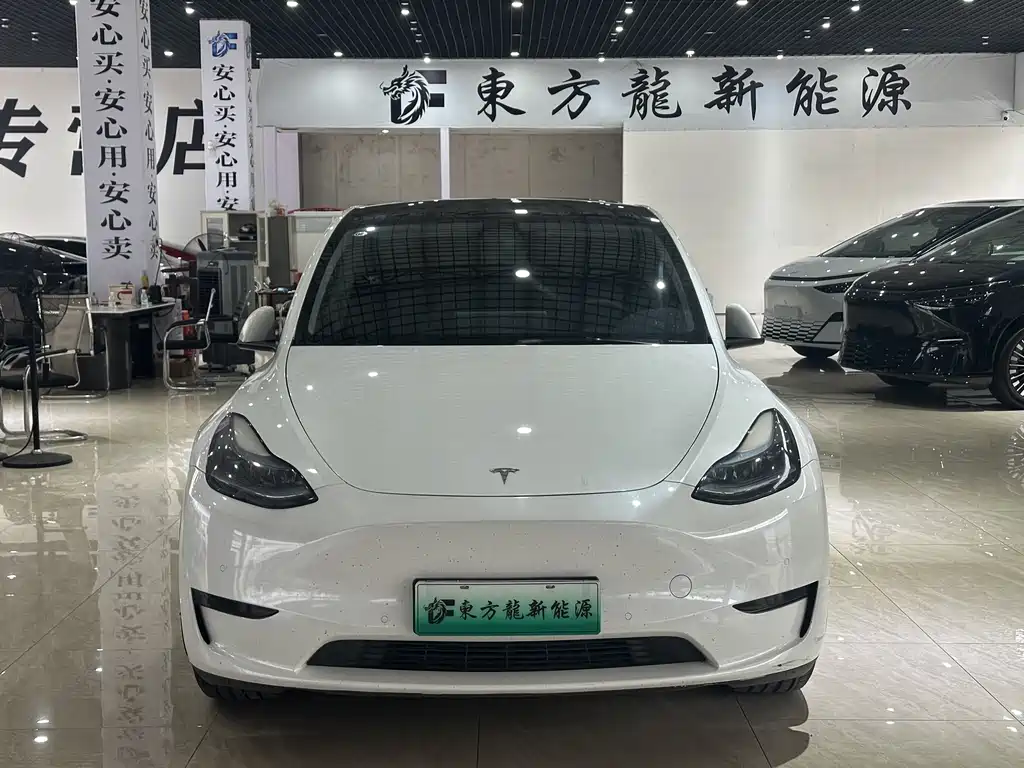 Tesla Model Y 2023