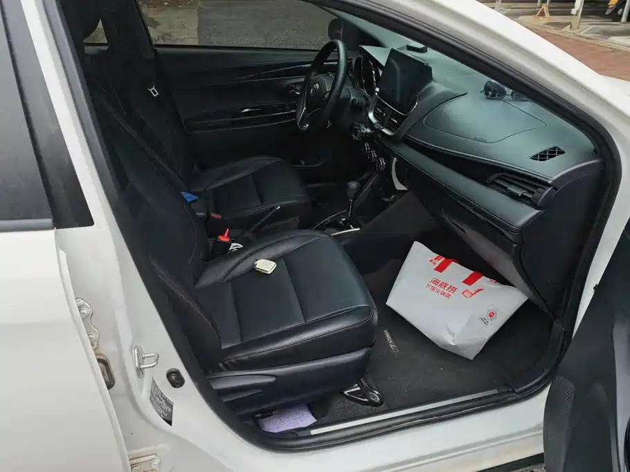 Toyota Yaris L — миниатюра 8
