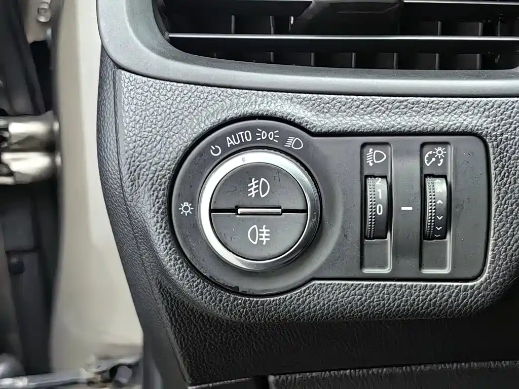 Buick Envision Plus — миниатюра 21