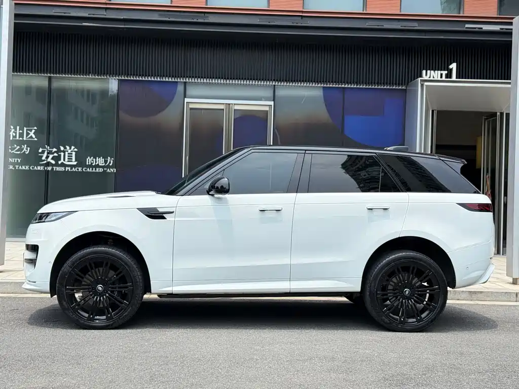 Land Rover Range Rover Sport 2023 400PS Dynamic SE