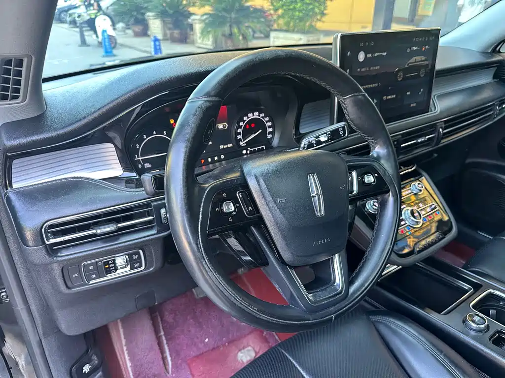 Lincoln Corsair — миниатюра 14