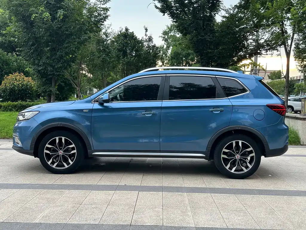 Roewe RX5 — миниатюра 6