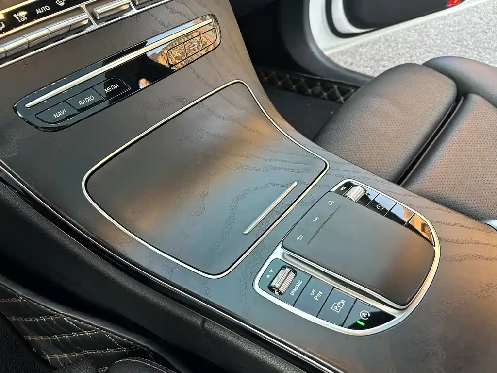 Mercedes-Benz C-Class — миниатюра 16