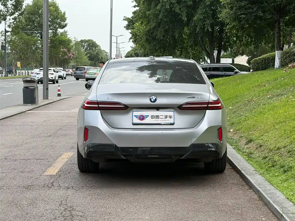 BMW i5 2025 eDrive 40L M Sport