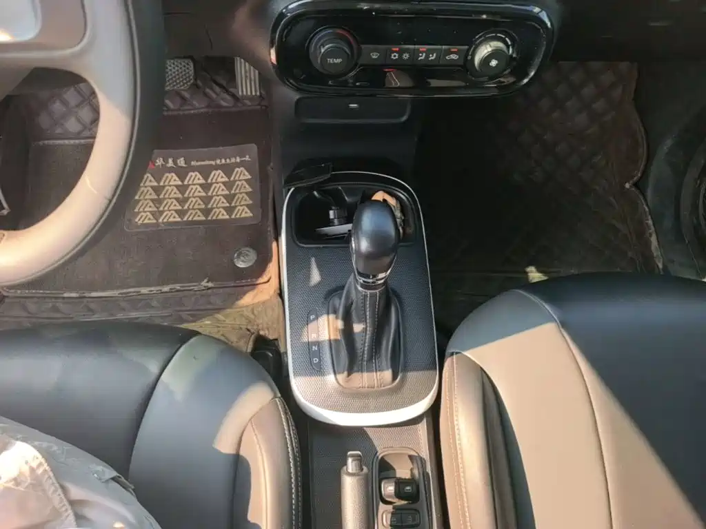 Roewe Clever — миниатюра 14