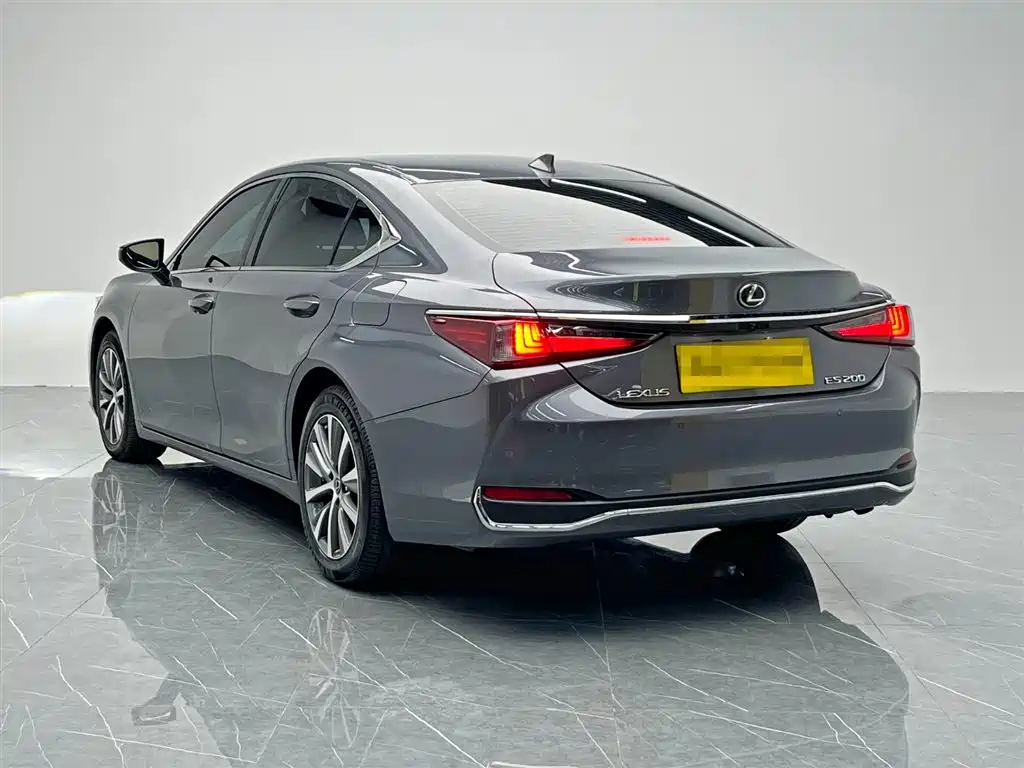 LEXUS  ES