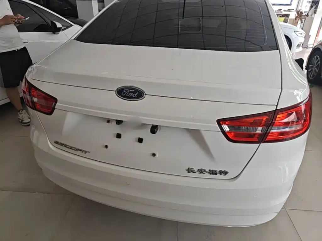 Ford Escort — миниатюра 6