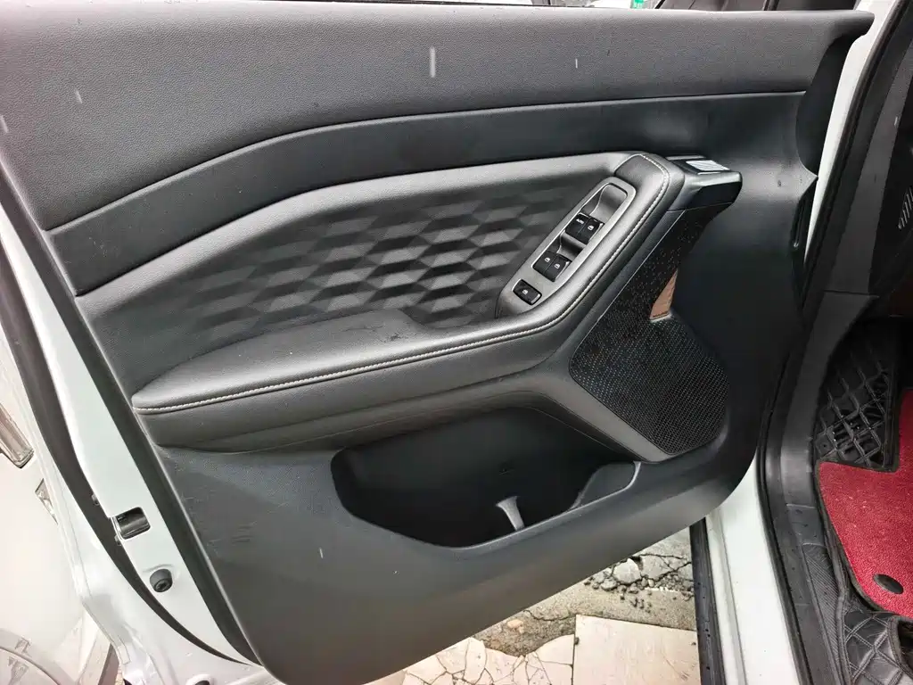 Wuling Xingyun — миниатюра 11