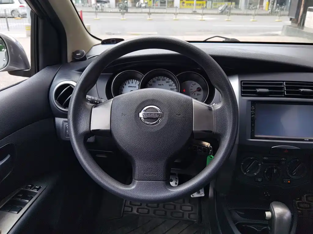 Nissan Livina — миниатюра 11