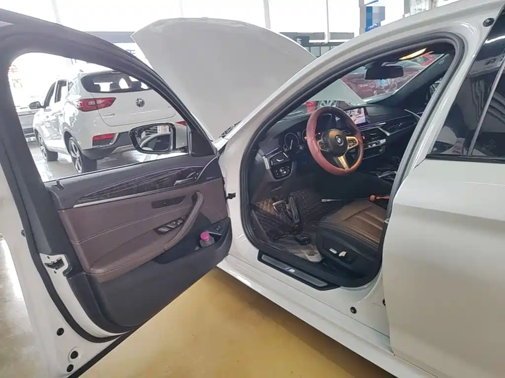BMW 5 Series — миниатюра 16