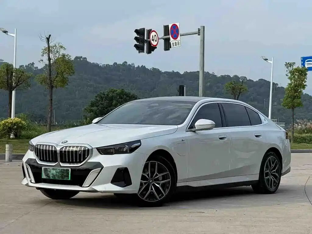 BMW i5