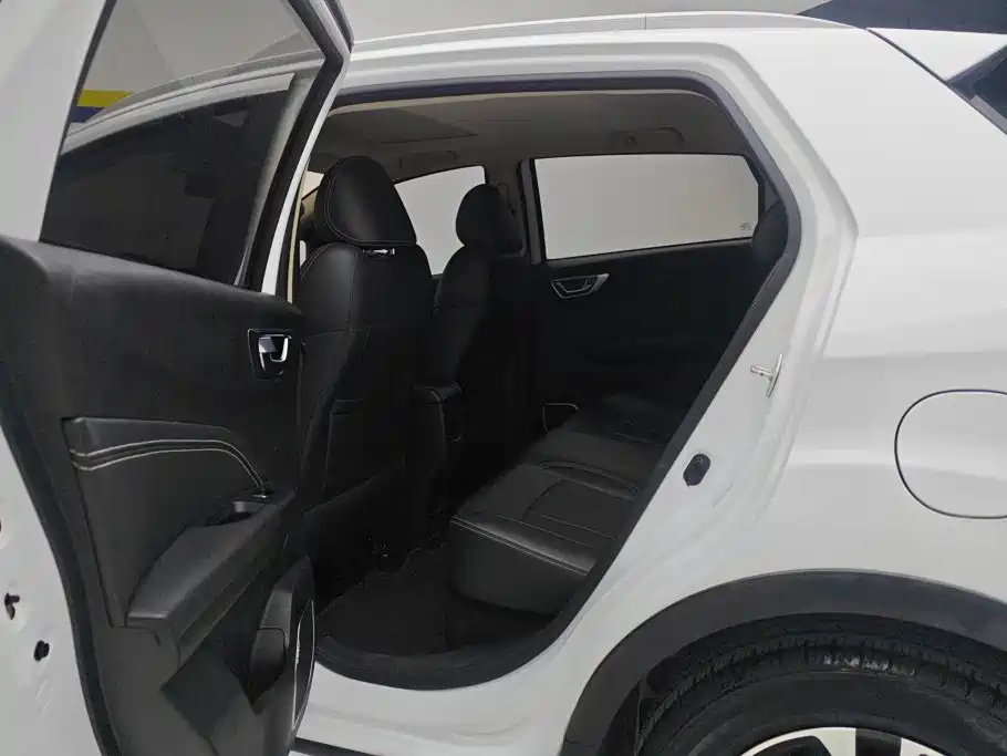 Geely Vision X3 — миниатюра 11