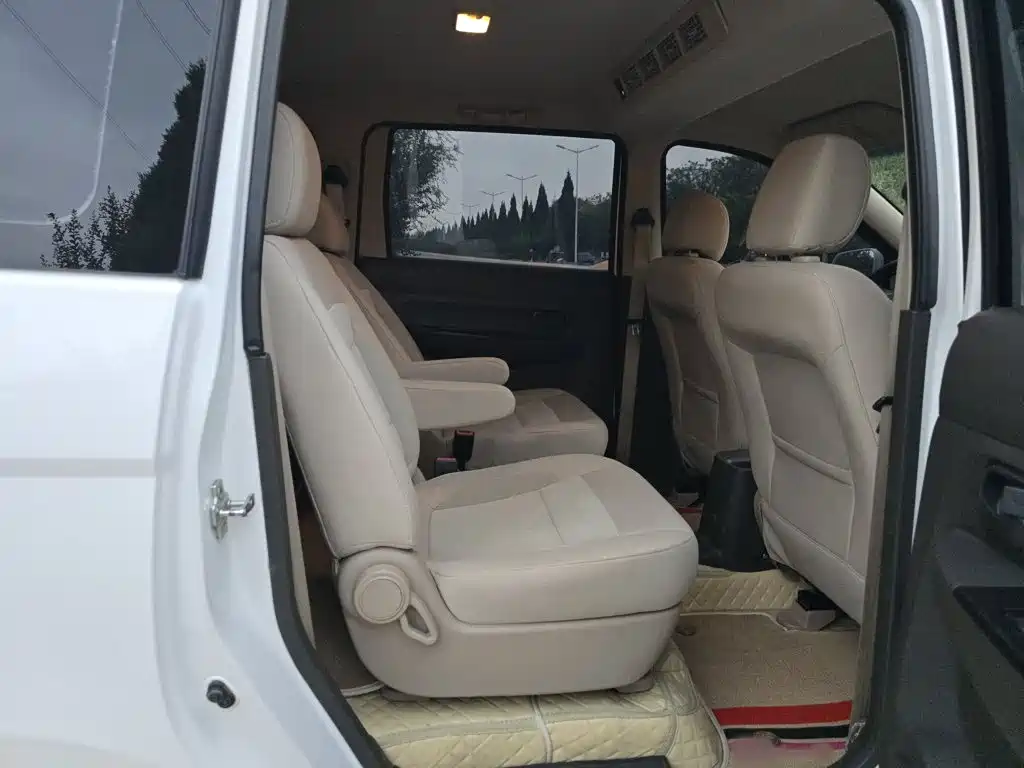 Wuling Hongguang — миниатюра 17