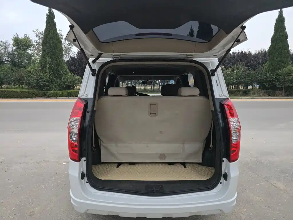 Wuling Hongguang — миниатюра 10