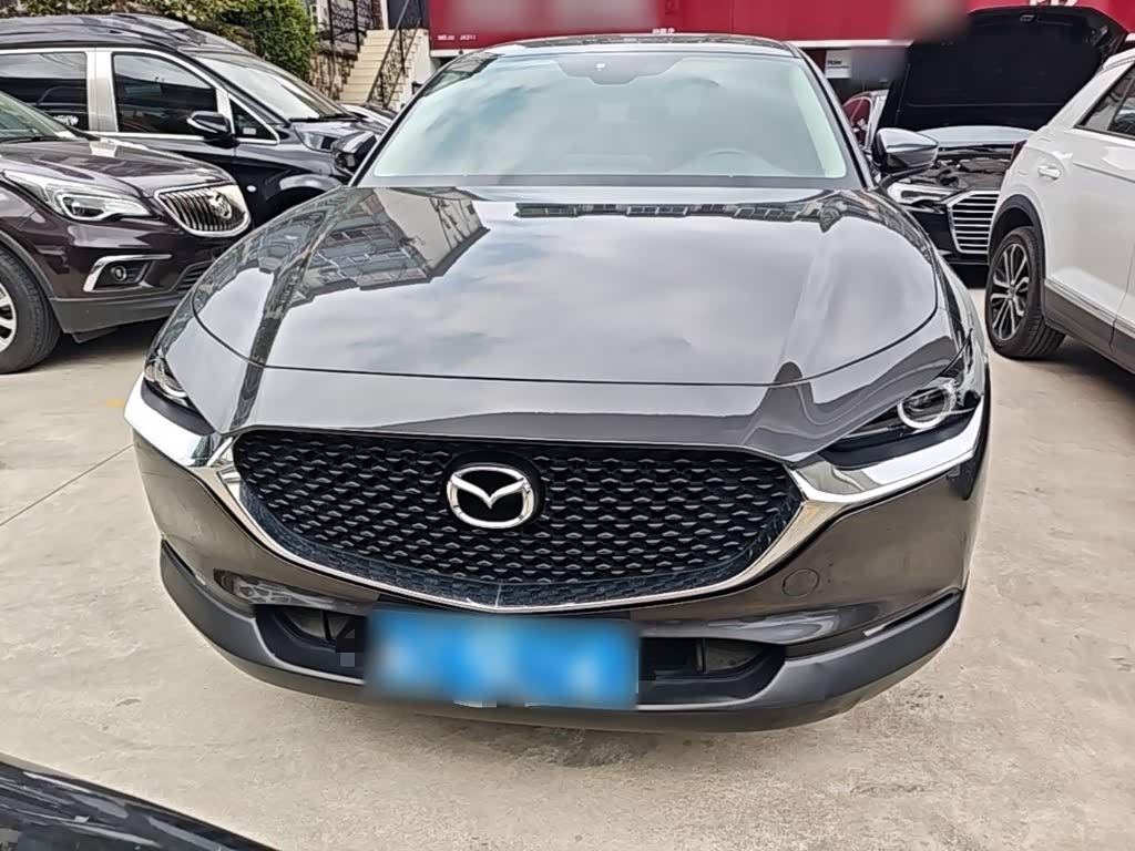 Mazda CX-30 2.0 л 2022 г. Серебристо-серый, пробег 39500 км