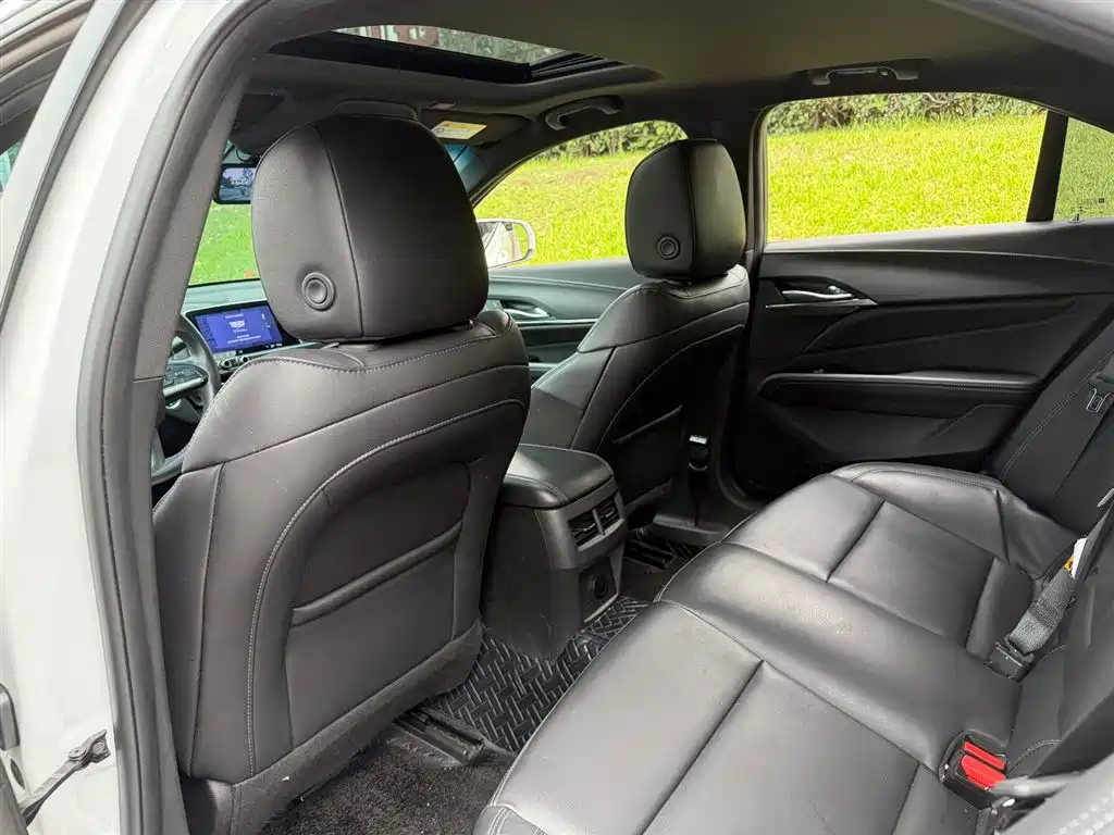 Cadillac CT4 2022 28T