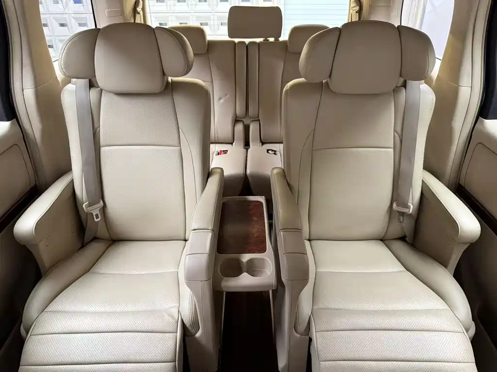 Toyota Alphard 2011 3.5L Luxury