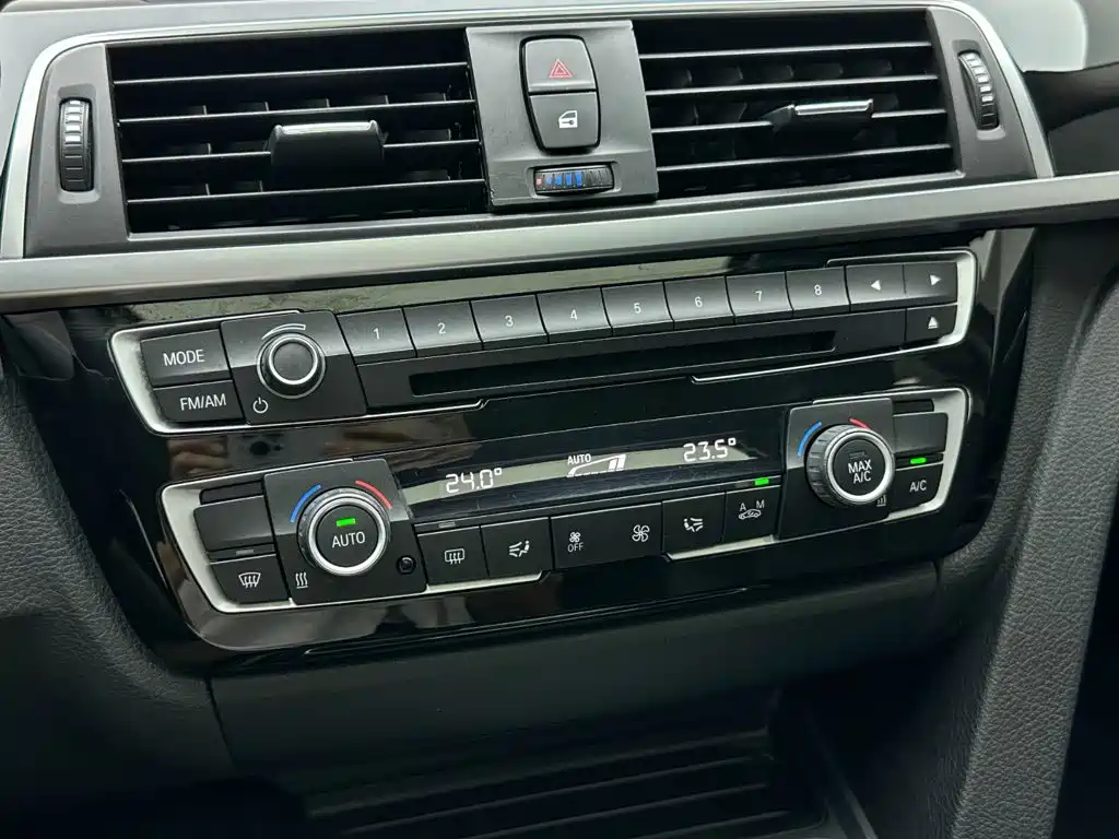 BMW 3 Series — миниатюра 17