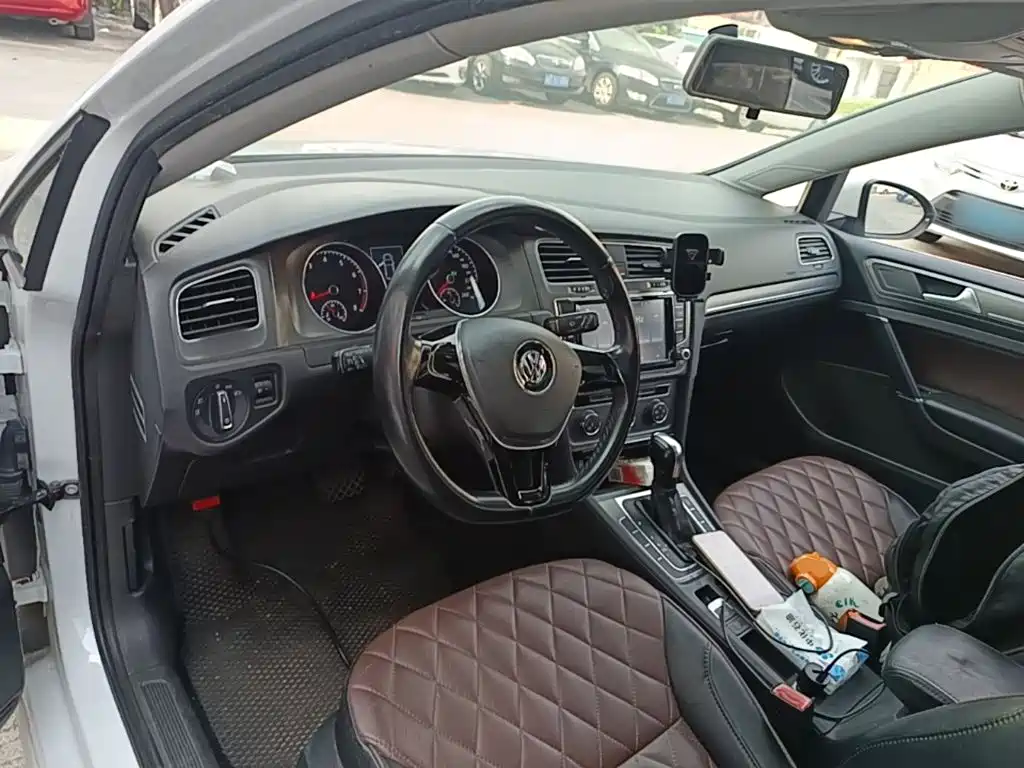 Volkswagen Golf — миниатюра 8