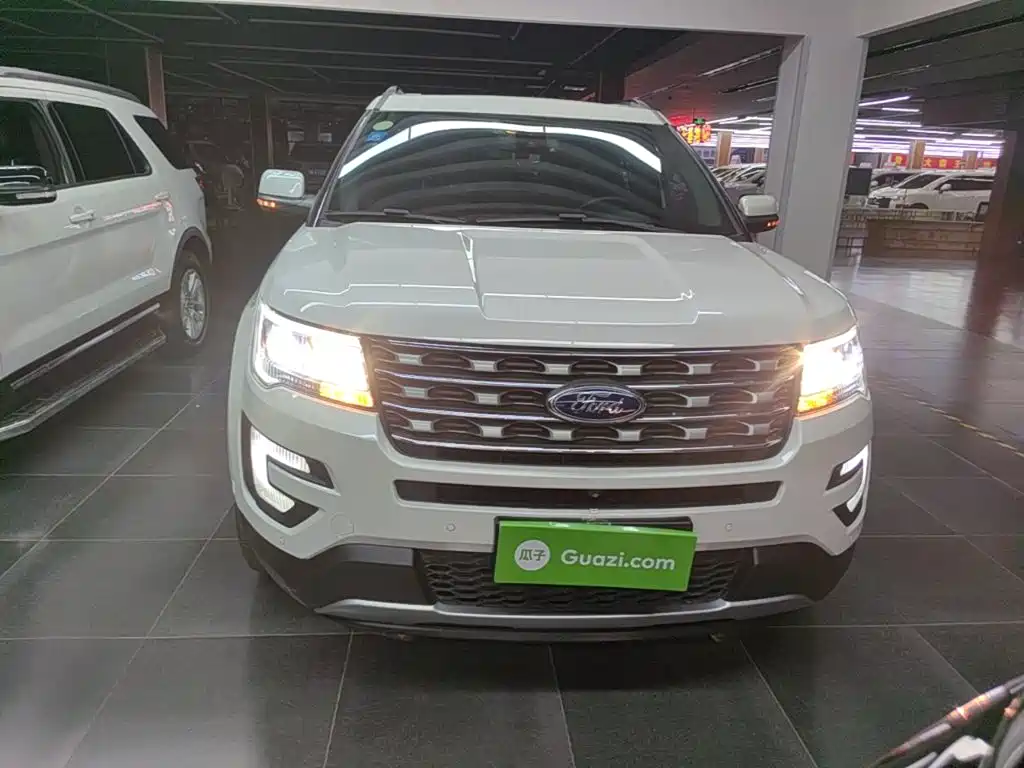 Ford Explorer (Import) — миниатюра 3
