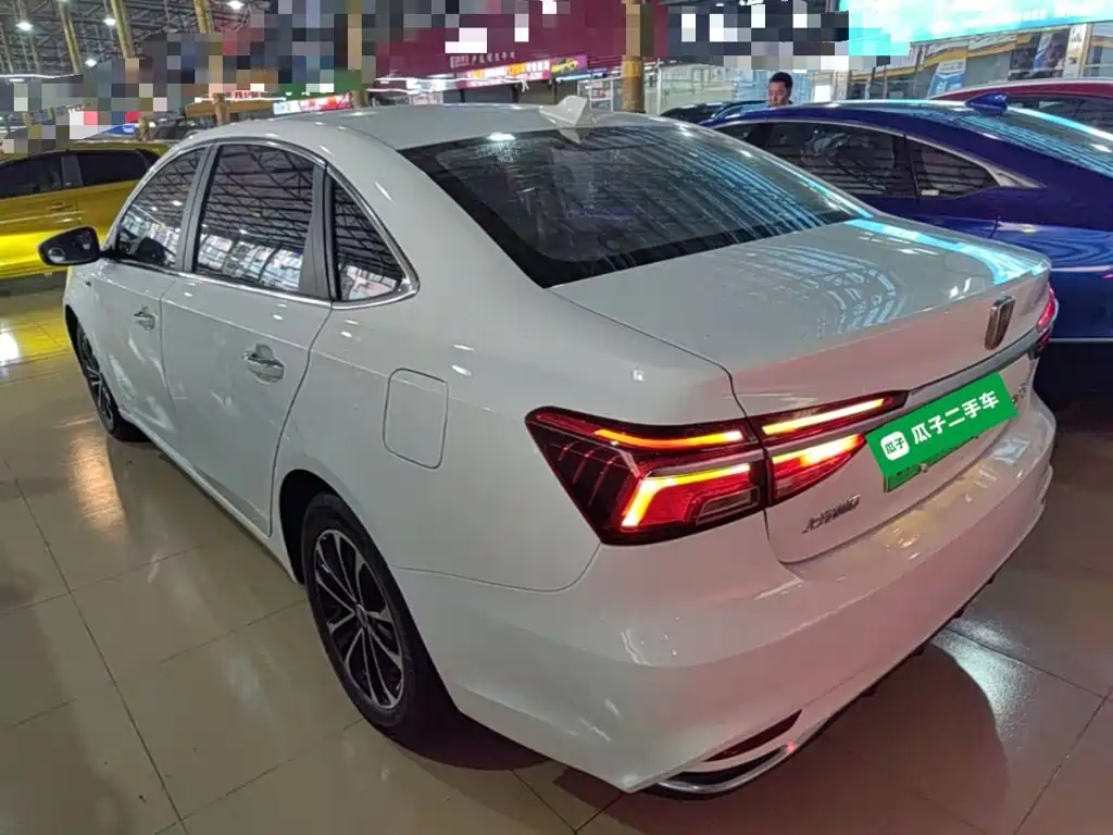 Roewe i6 New Energy — миниатюра 5