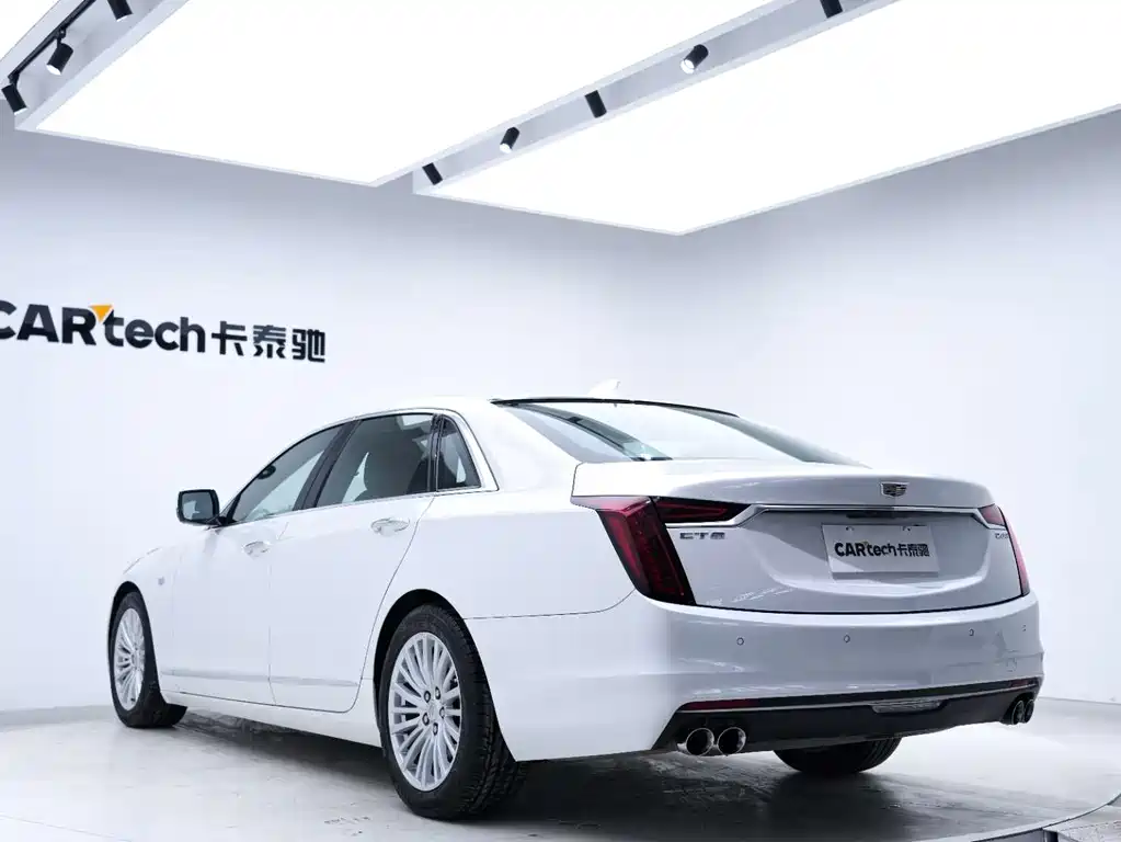 CADILLAC CT6