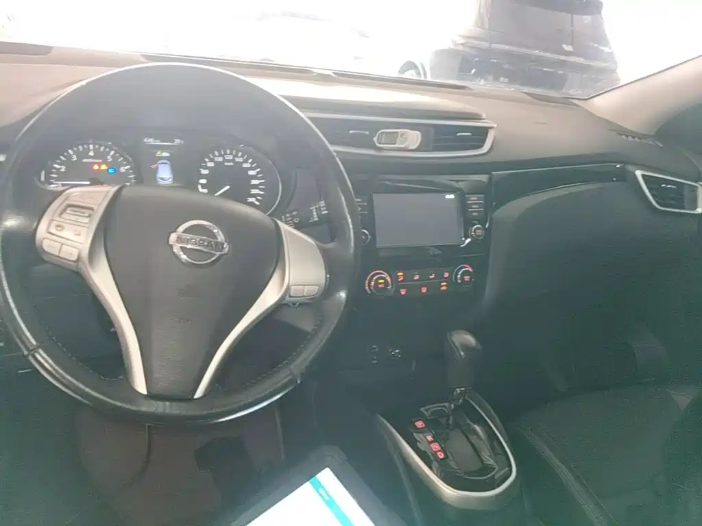 Nissan Qashqai — миниатюра 10
