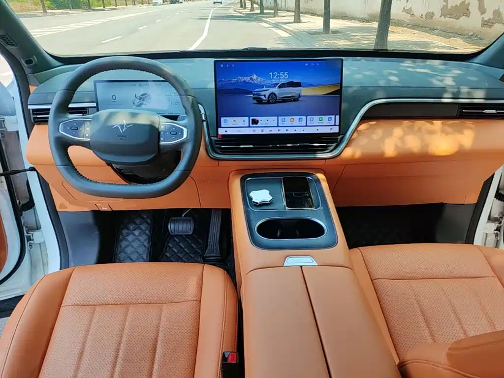 Dongfeng eπ008 2026 мест