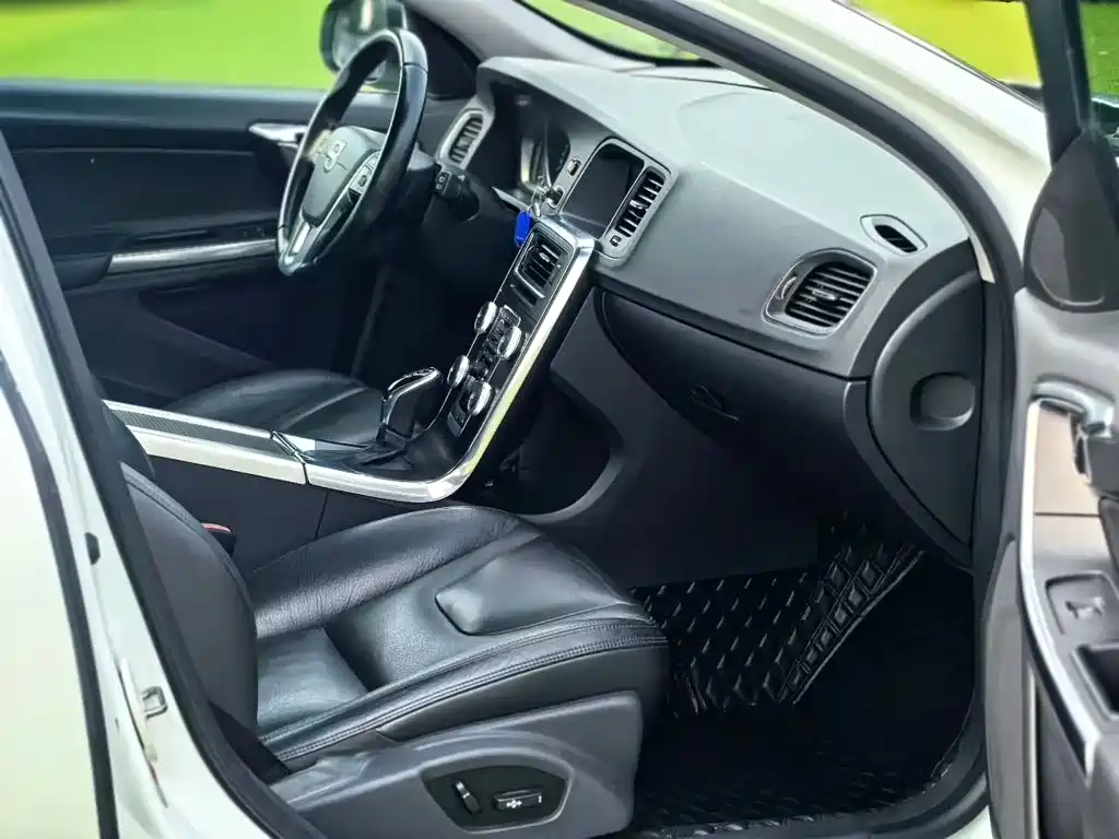 Volvo V60 — миниатюра 8