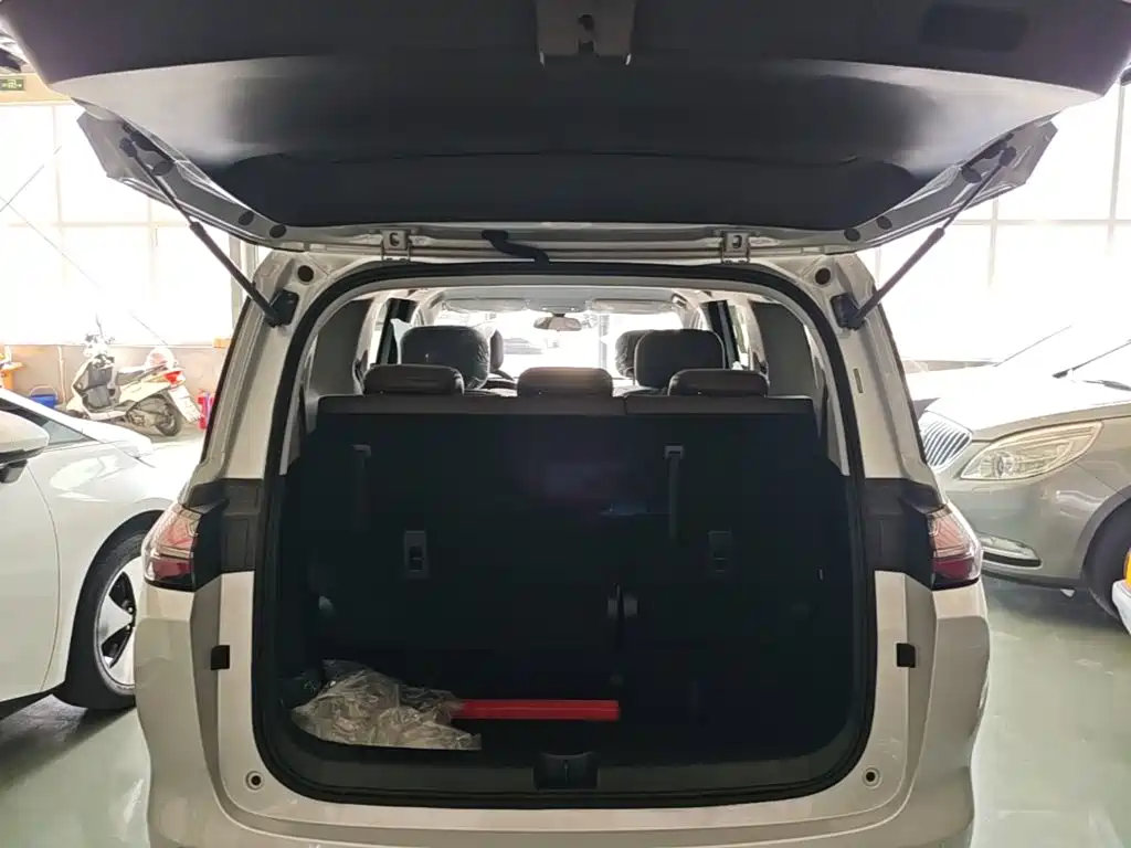 Wuling Звездный свет 730 Новая энергия — миниатюра 19