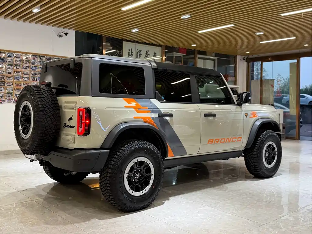 Ford Bronco — миниатюра 4