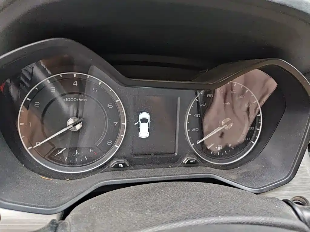 Geely Vision X3 — миниатюра 7