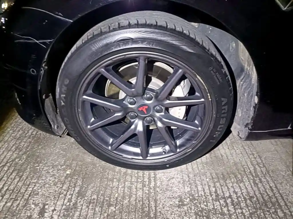 Tesla Model 3 — миниатюра 23