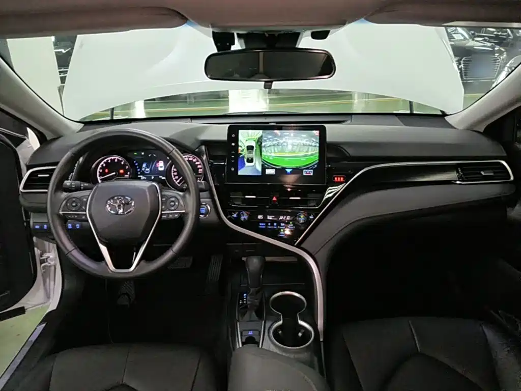 Toyota Camry 2021 2.0G Luxury