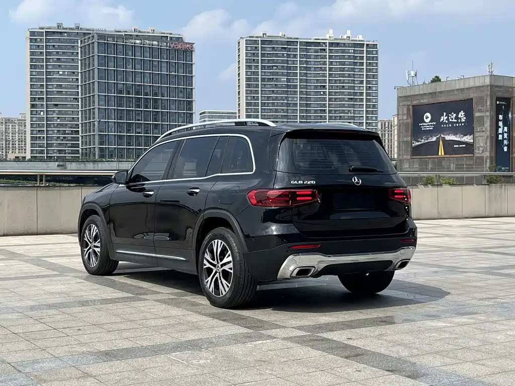 Mercedes-Benz GLB — миниатюра 14