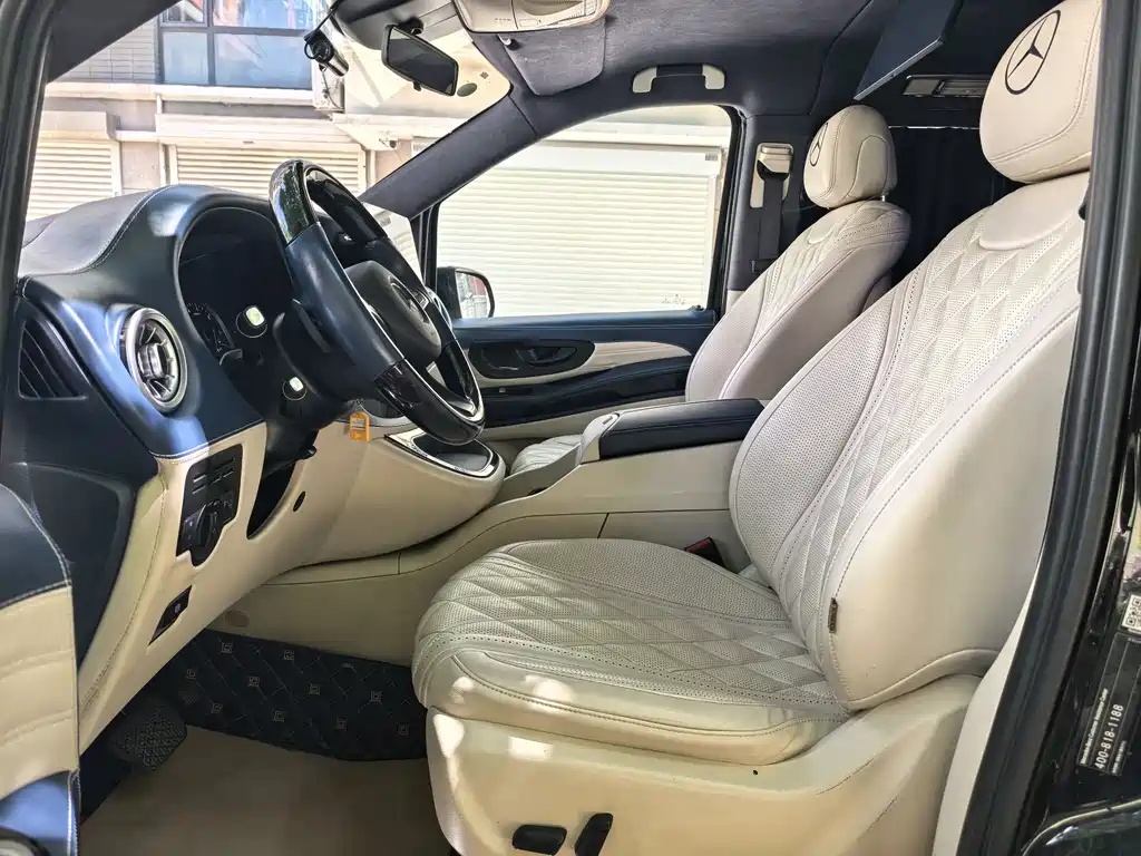 Mercedes-Benz Vito 2021 2.0T Elite 7 мест