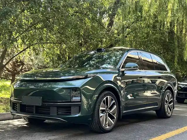 2025 Li Xiang L8