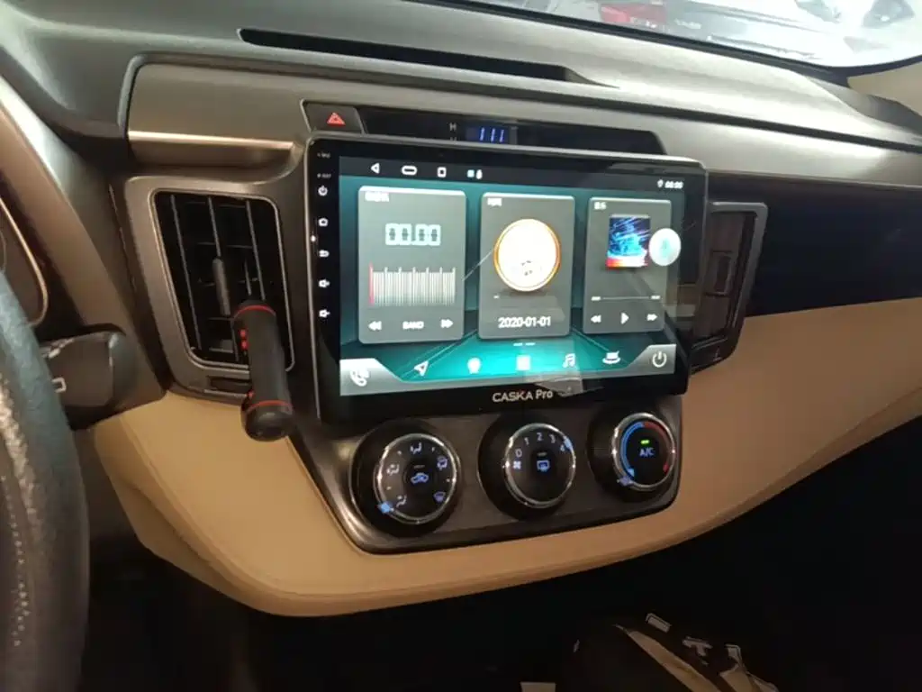 Toyota RAV4 — миниатюра 13