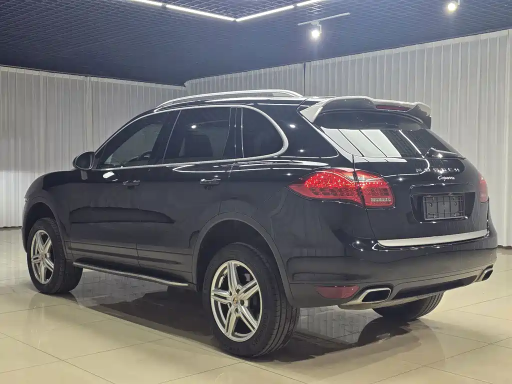 Porsche Cayenne — миниатюра 7