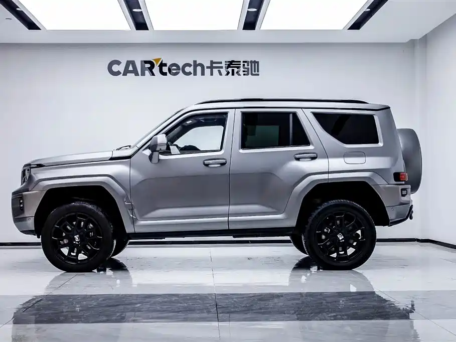 TANK TANK 700 NEW ENERGY