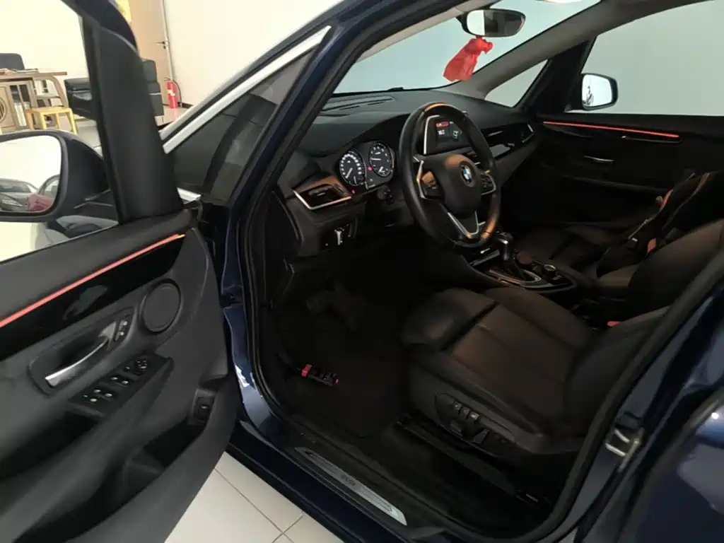 BMW 2 Series Active Tourer — миниатюра 16