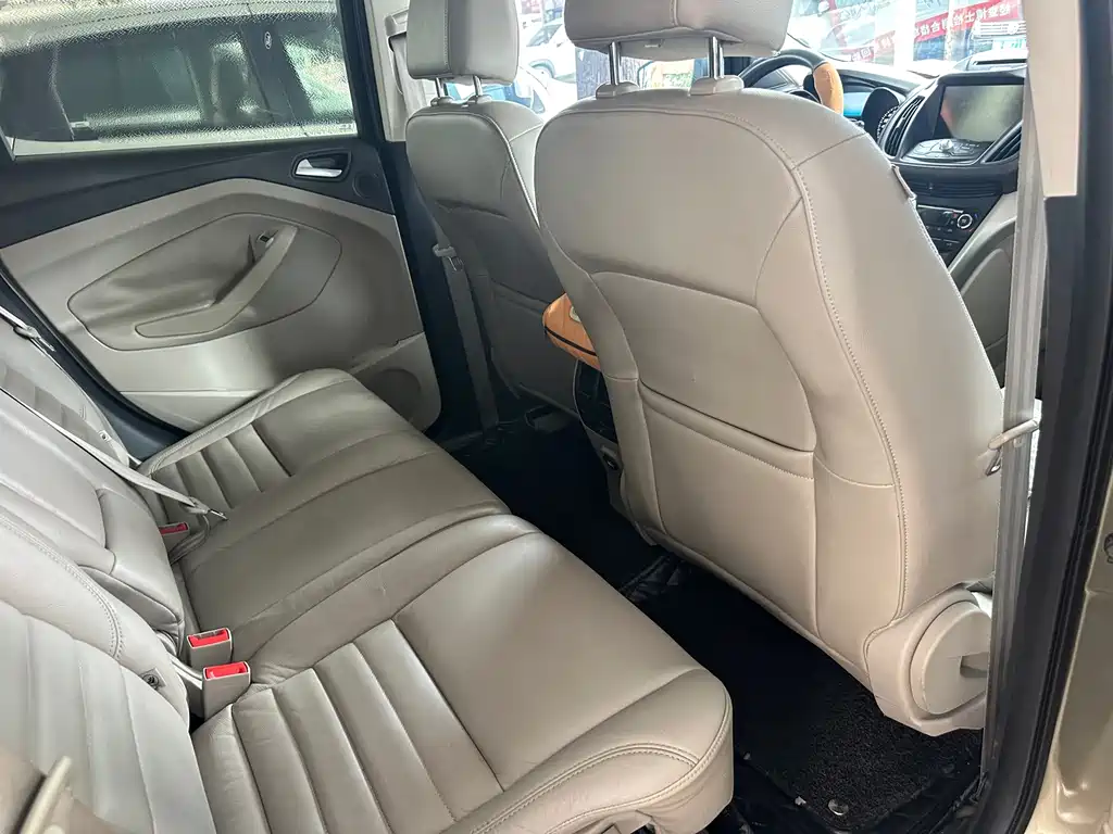 Ford Kuga — миниатюра 8